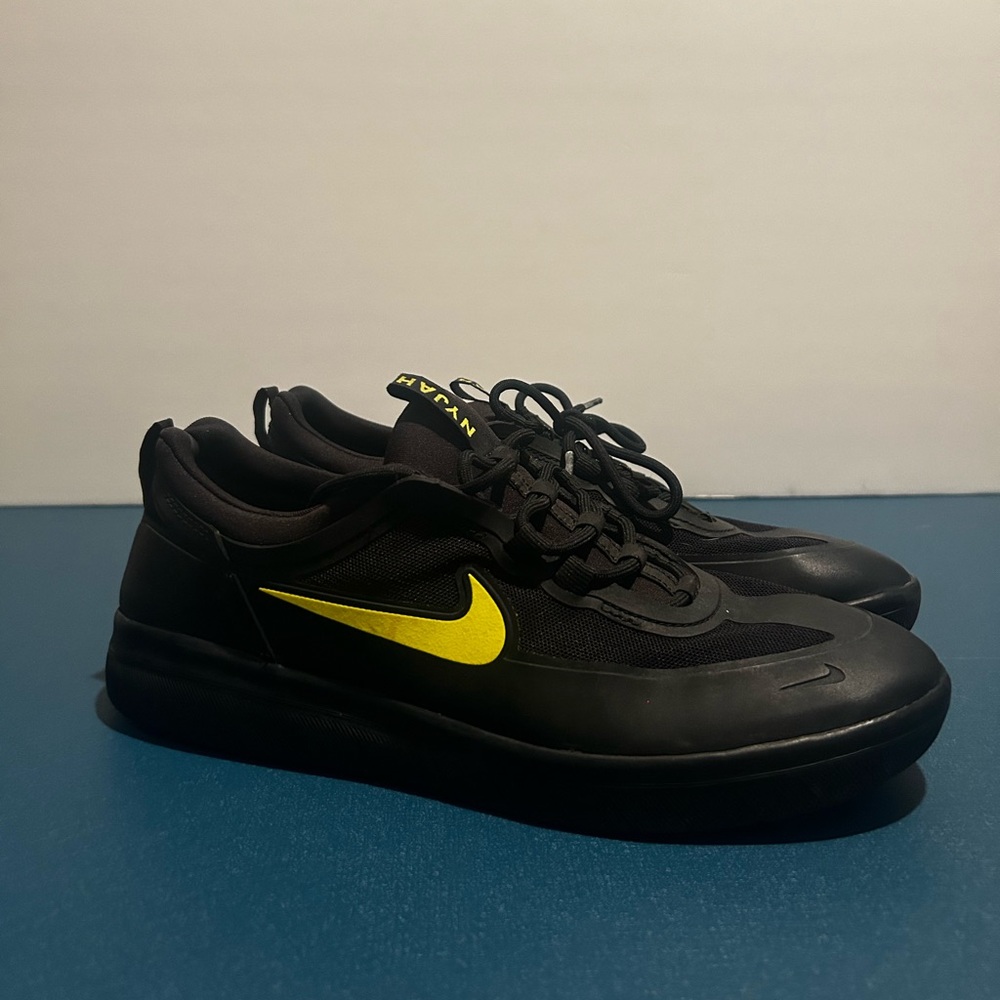 LIGHTLY WORN!! Nike Nyjah Free 2 SB “black cyber”